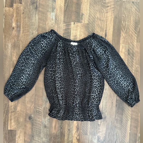 MICHAEL Michael Kors Tops - NWOT MICHAEL KORS off-shoulder blouse - Size Medium